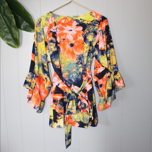 â˘BETSEY JOHNSON⢠Kimono V-Neck Bell Sleeve Top - Picture 6 of 7